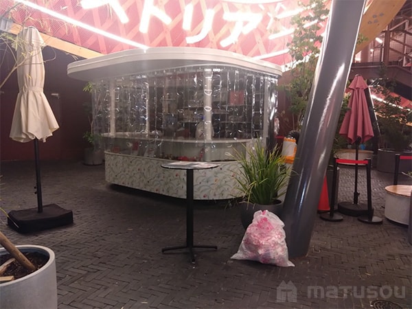 オーストリア館 店舗ビニールカーテン全閉時02