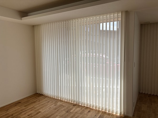 ラインドレープ開き状態イメージ